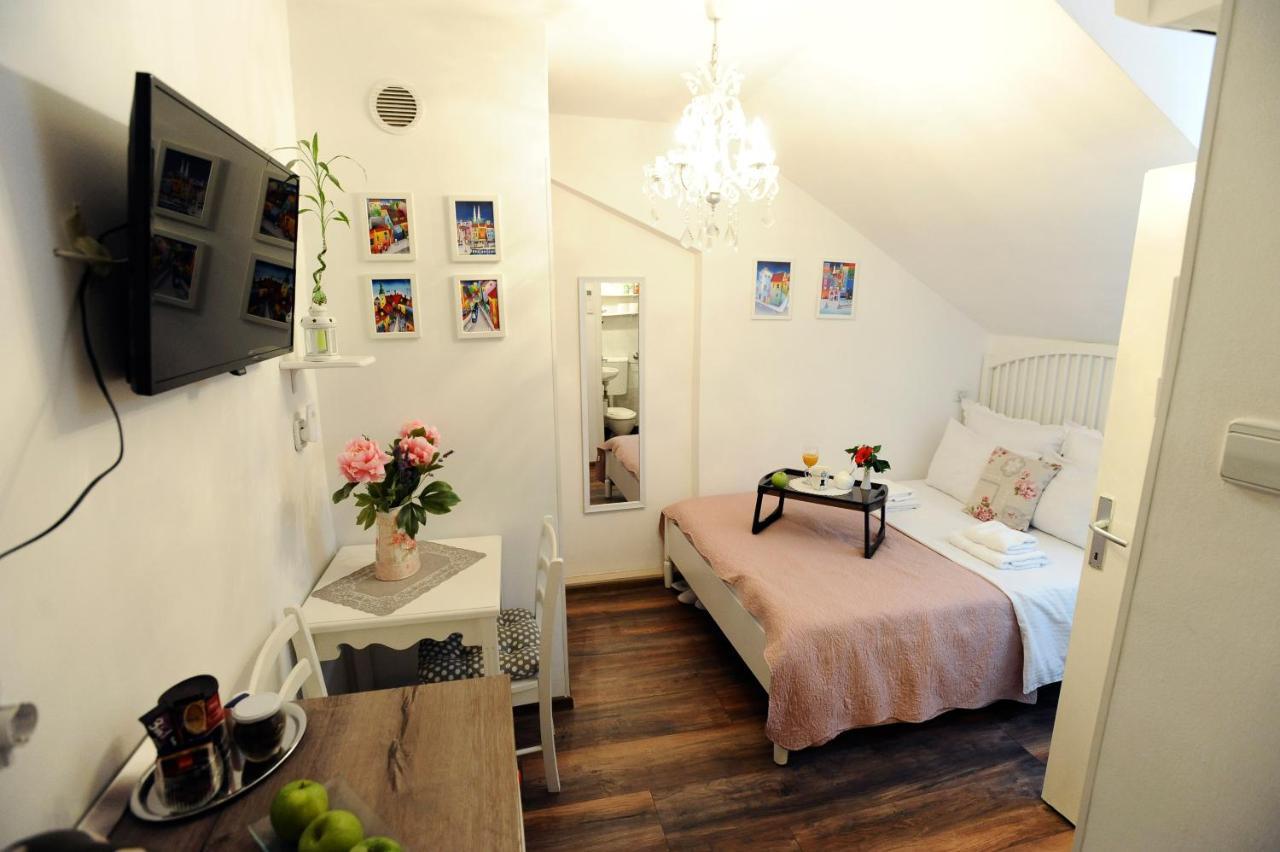 Appartement Mickey Mouse & Studio Mini à Zagreb Extérieur photo